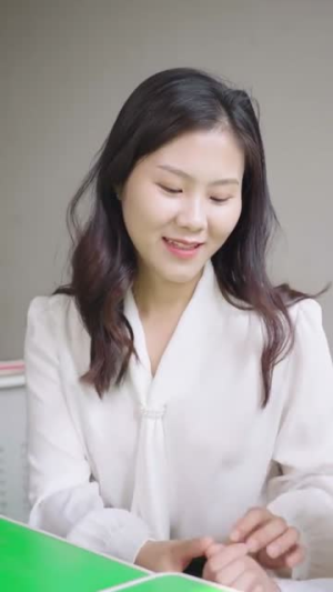 偏偏他是光（30集）短剧精彩片段