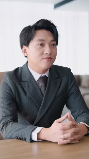 你与月亮共眠（99集）网络小短剧