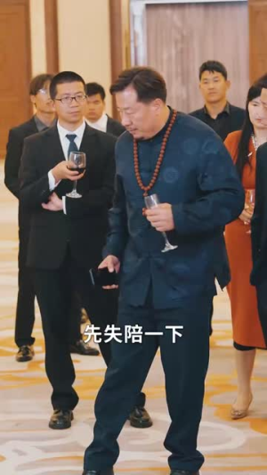 离婚当晚前妻脸被打肿了（60集）热门火爆短剧