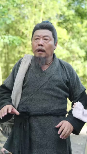 逃荒路上靠我用空间喂饱全家（70集）热播古装短剧