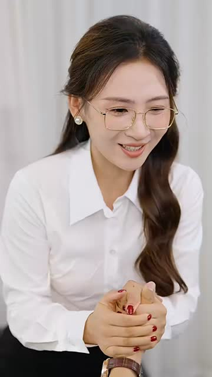 觉醒透视眼后我发现一座矿脉 (70集) 短剧热门合集