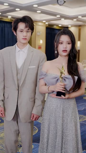 重回十年前,前妻选择初恋后完蛋了(54集) 重回十年前,前妻选择初恋后完蛋了(54集)太好看了短剧