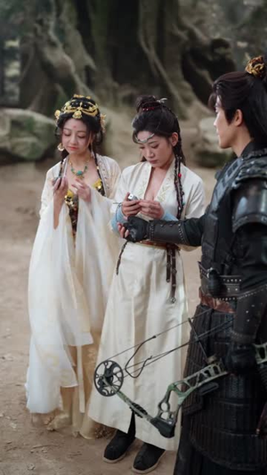 刚穿越就洞房，我靠泡面换战马（80集）免费短剧资源