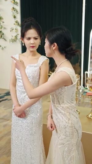 出狱后离婚，大小姐光芒万丈（62集）一口气追完短剧
