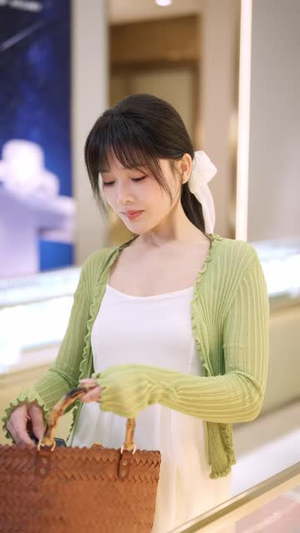 条件一降再降,这婚我不结了(56 集) 条件一降再降,这婚我不结了(56 集)分享好看短剧