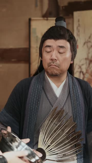 穿梭两界:大将军抗楼养活百万大军(80 集) 穿梭两界:大将军抗楼养活百万大军(80 集)网上可以看吗