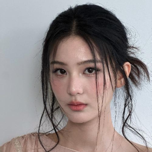 玫瑰燎火（40 集）短剧全集大结局