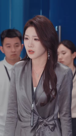 手握十亿战绩，转身颠覆全局（40 集）富婆短剧