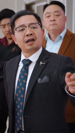 背叛我的人，回来求我帮忙了（85 集）选择式短剧